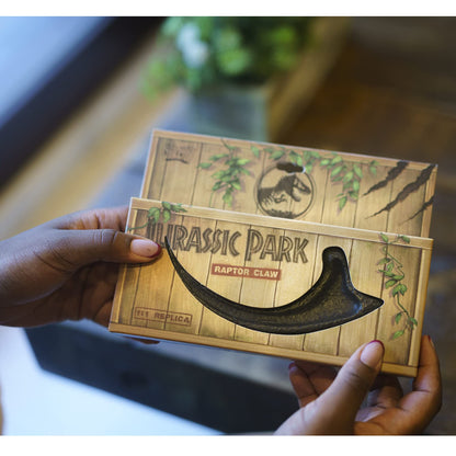 Doctor Collector DCJP22 Jurassic Park Raptor Claw Replica