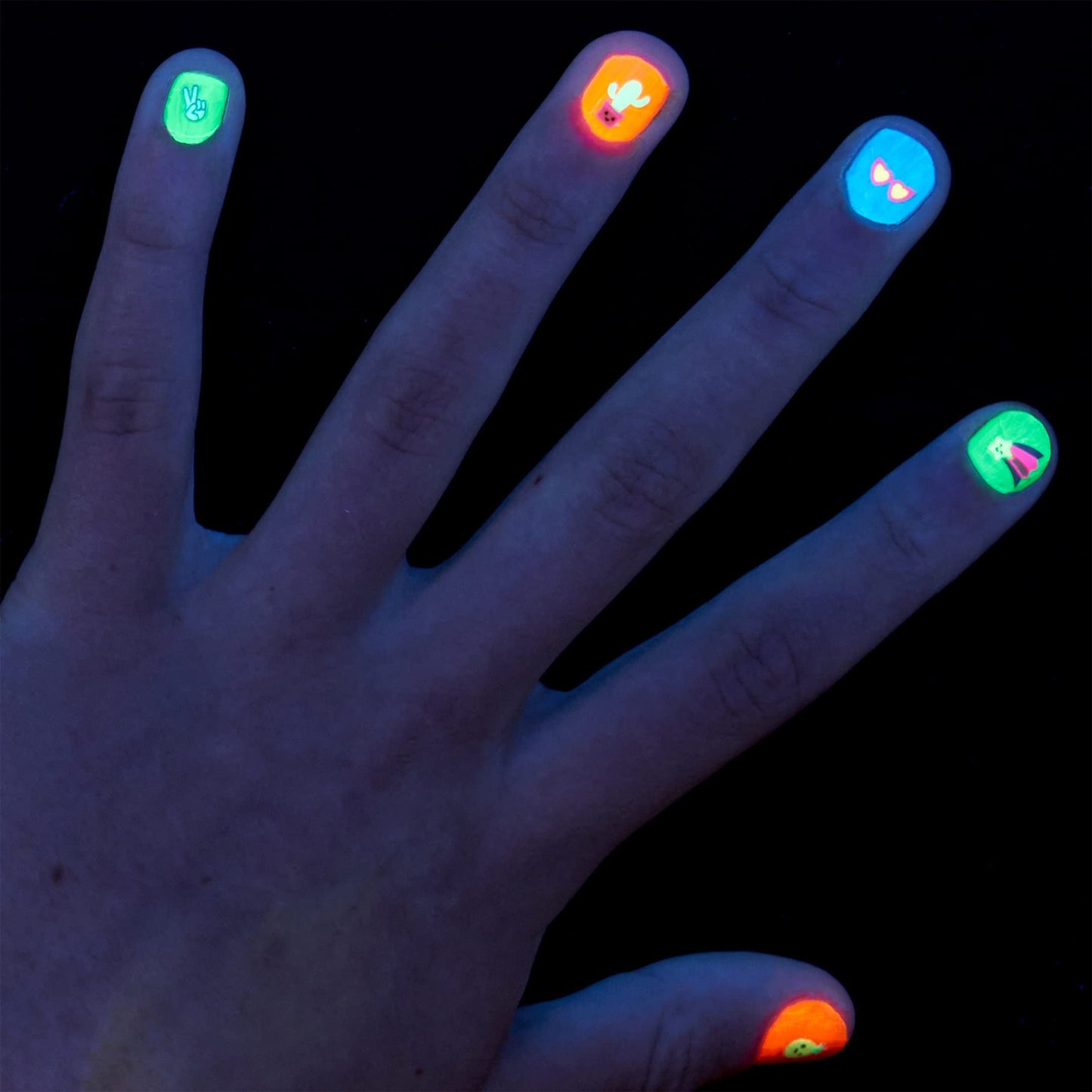 FabLab - Glam & Glow Nail Studio /Toys