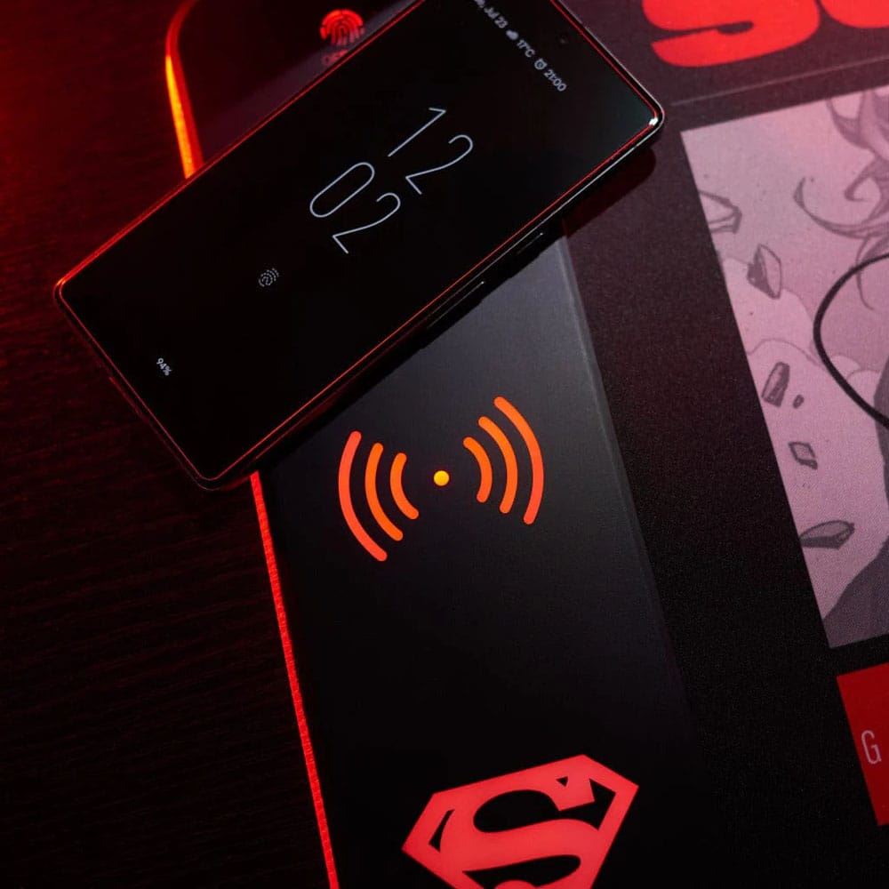 DC Comics Mousepad with Mobile Charger Superman