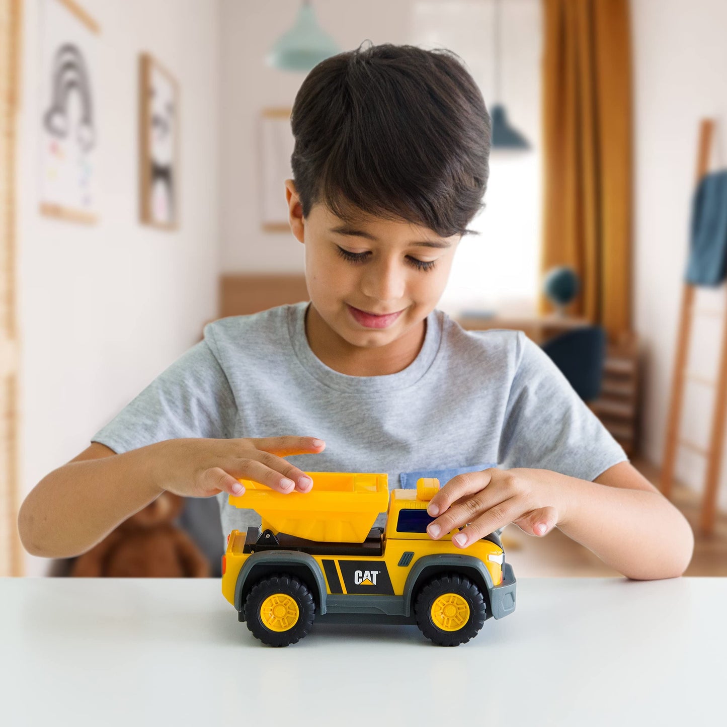 CAT Construction - Truck Constructors Dump Truck /Toys