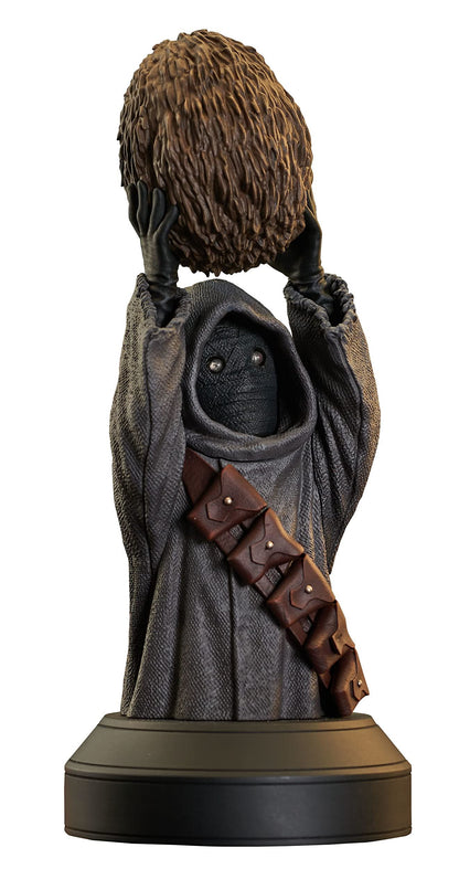 Star Wars: The Mandalorian Bust 1/6 Offworld Jawa with Mudhorn Egg 15 cm